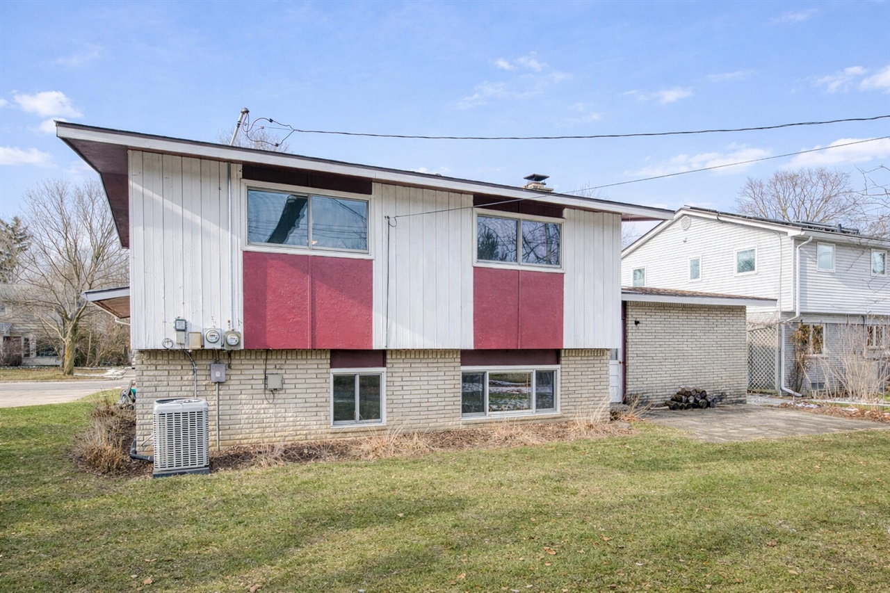 1434 Pine Valley Boulevard, Ann Arbor, MI, 48104-6710