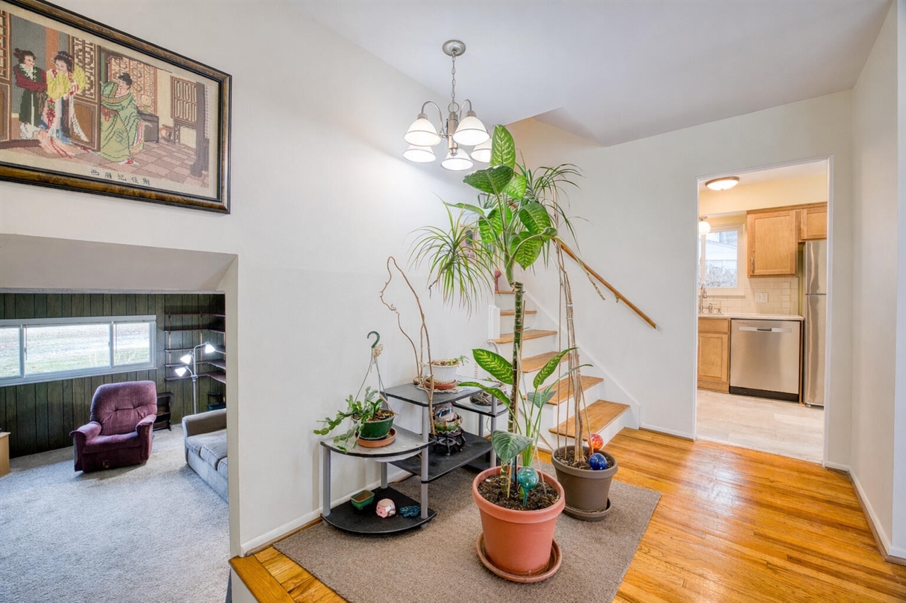 1434 Pine Valley Boulevard, Ann Arbor, MI, 48104-6710