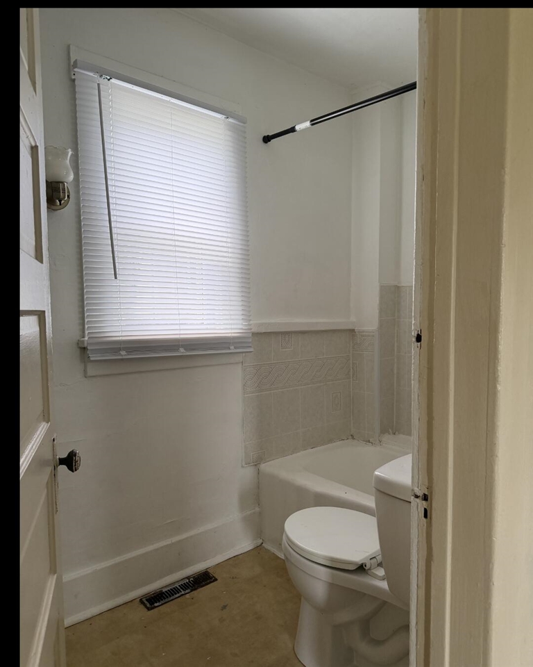 810 Thresher Avenue, Benton Harbor, MI, 49022-3338