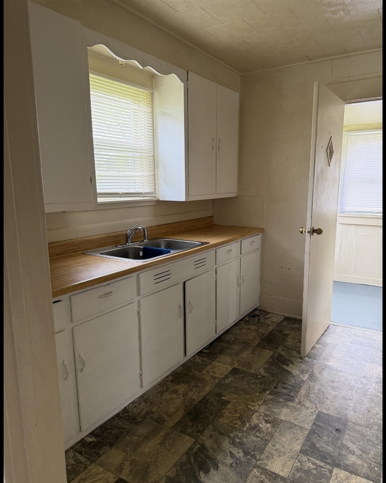 810 Thresher Avenue, Benton Harbor, MI, 49022-3338