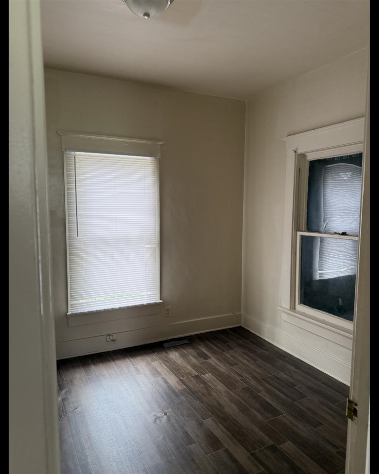 810 Thresher Avenue, Benton Harbor, MI, 49022-3338