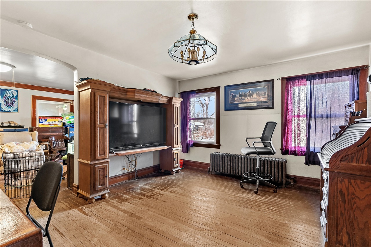 35553 M 43, Paw Paw, MI, 49079-8455