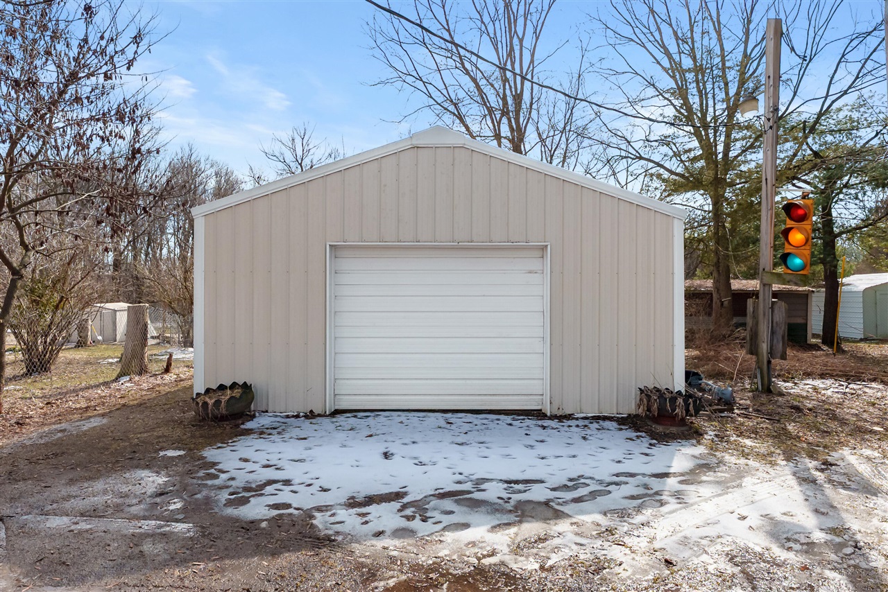 35553 M 43, Paw Paw, MI, 49079-8455