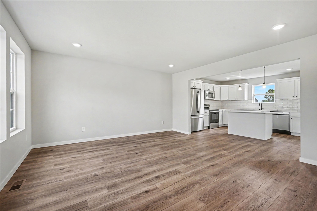 4th image of 48549 Silver Oaks West, Mattawan, MI 49071 | MLS# 70517246
