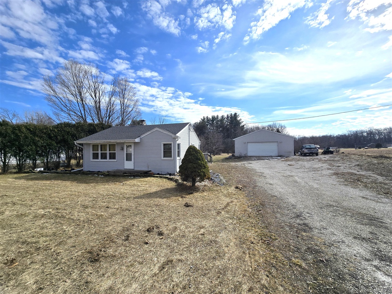 8020 Day Road, Bellevue, MI, 49021