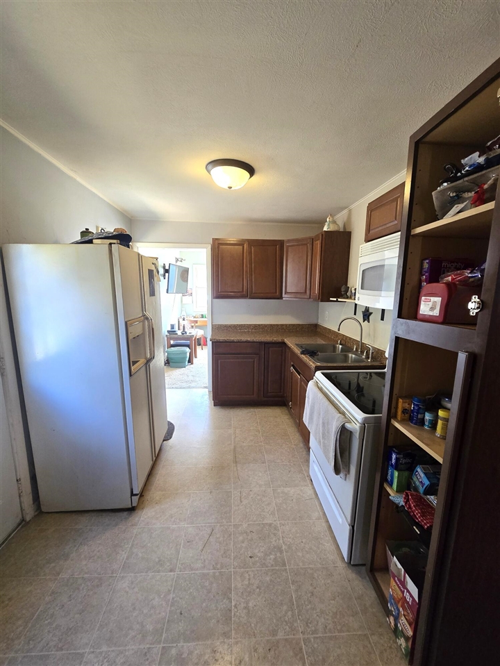 8020 Day Road, Bellevue, MI, 49021