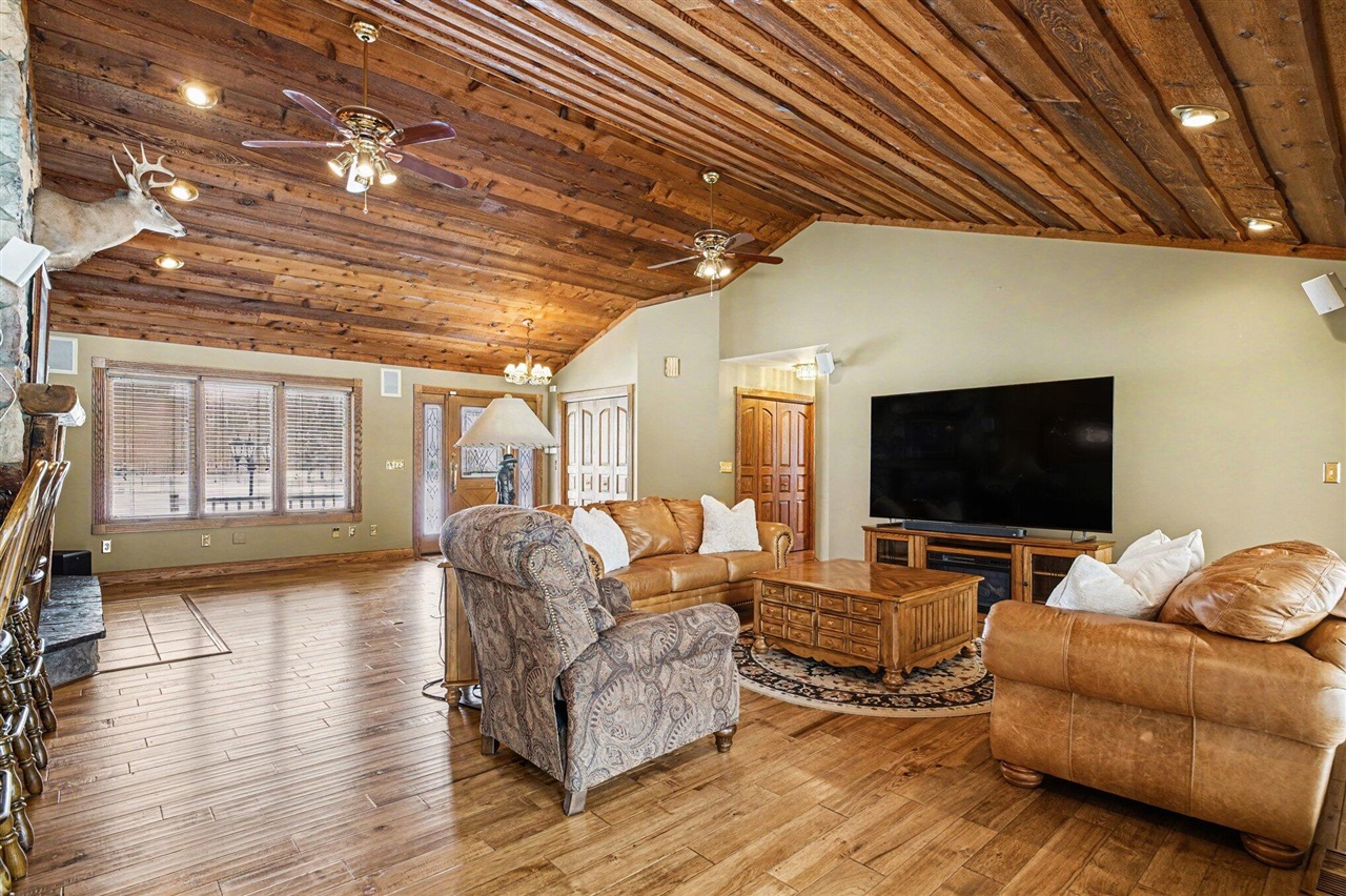 65650 Dailey Road, Edwardsburg, MI, 49112-9640