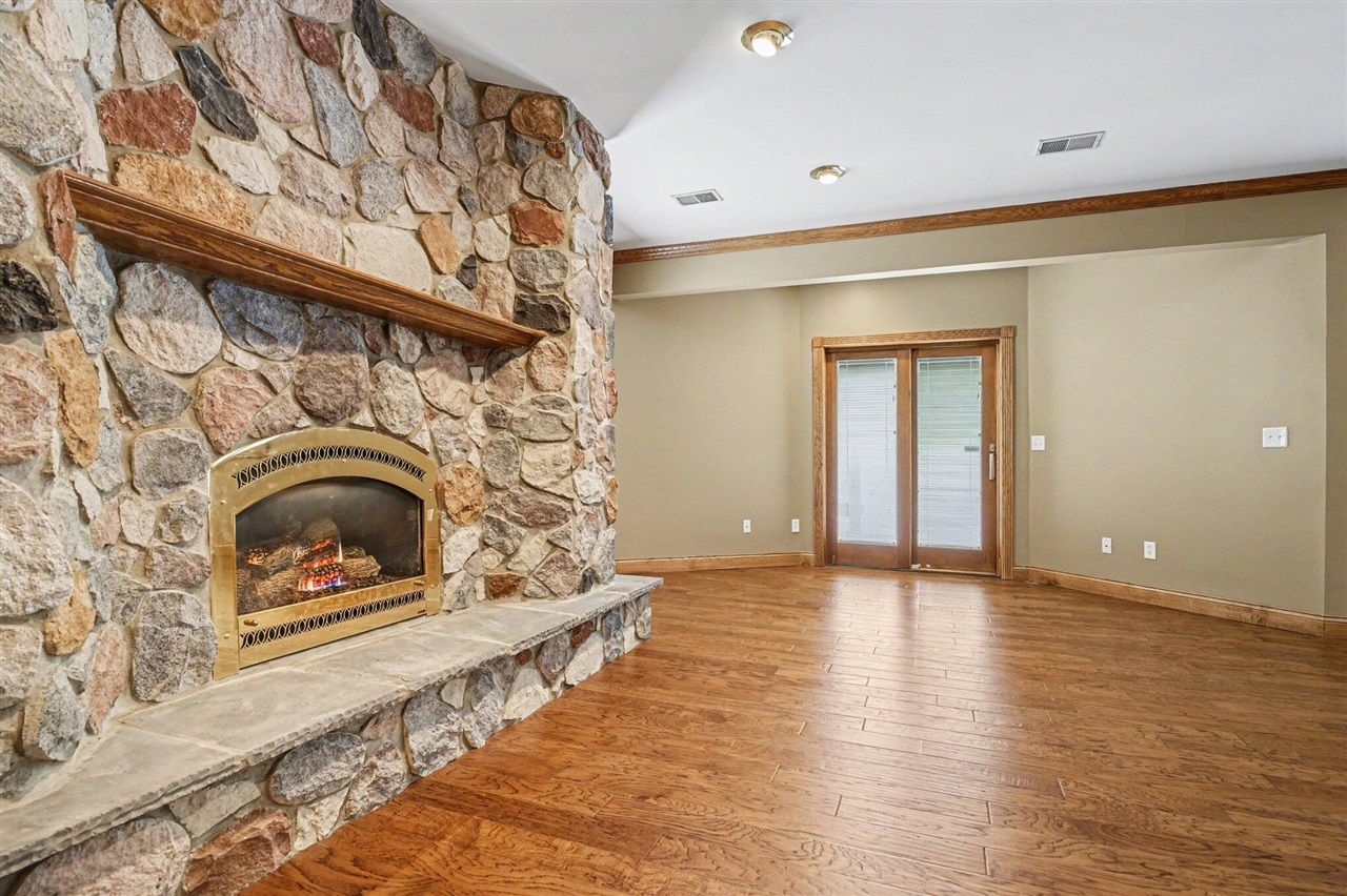 65650 Dailey Road, Edwardsburg, MI, 49112-9640