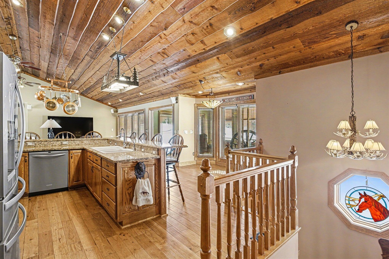 65650 Dailey Road, Edwardsburg, MI, 49112-9640