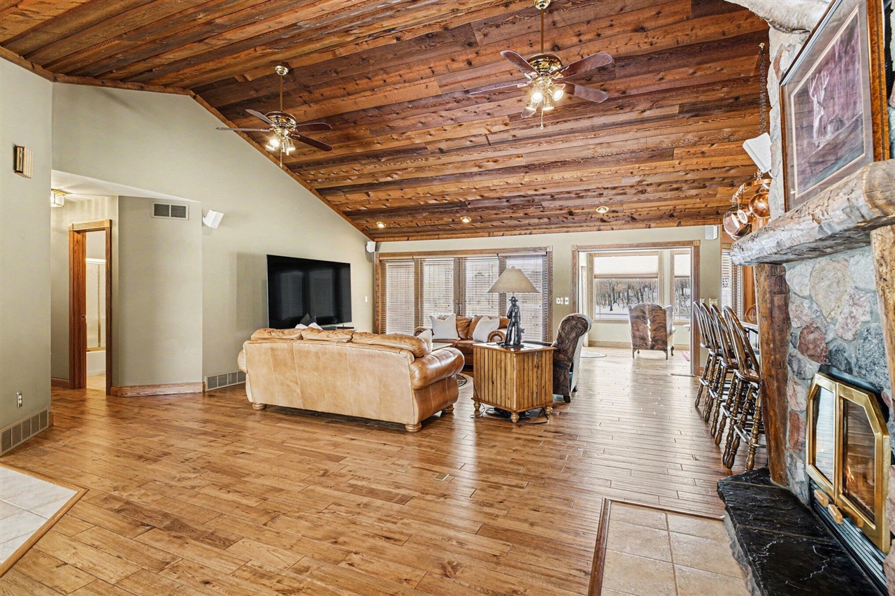 65650 Dailey Road, Edwardsburg, MI, 49112-9640