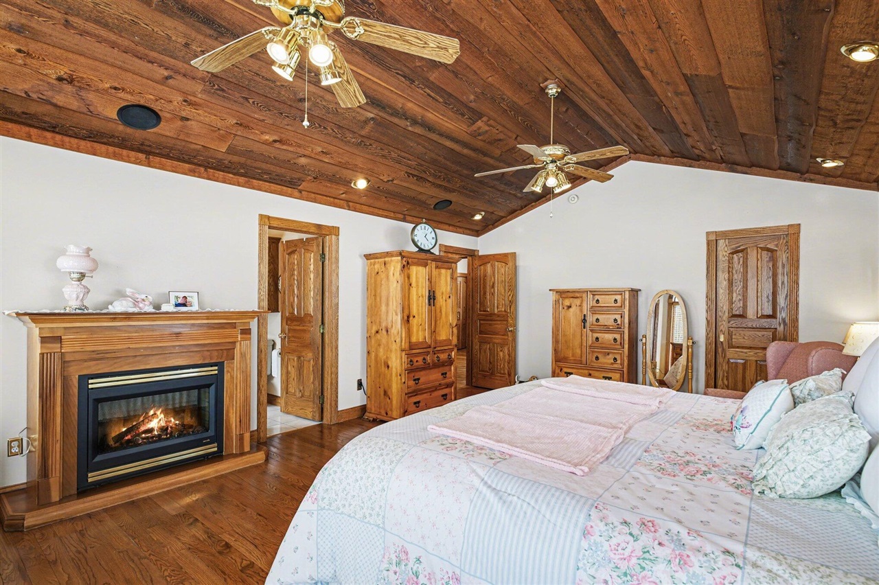 65650 Dailey Road, Edwardsburg, MI, 49112-9640
