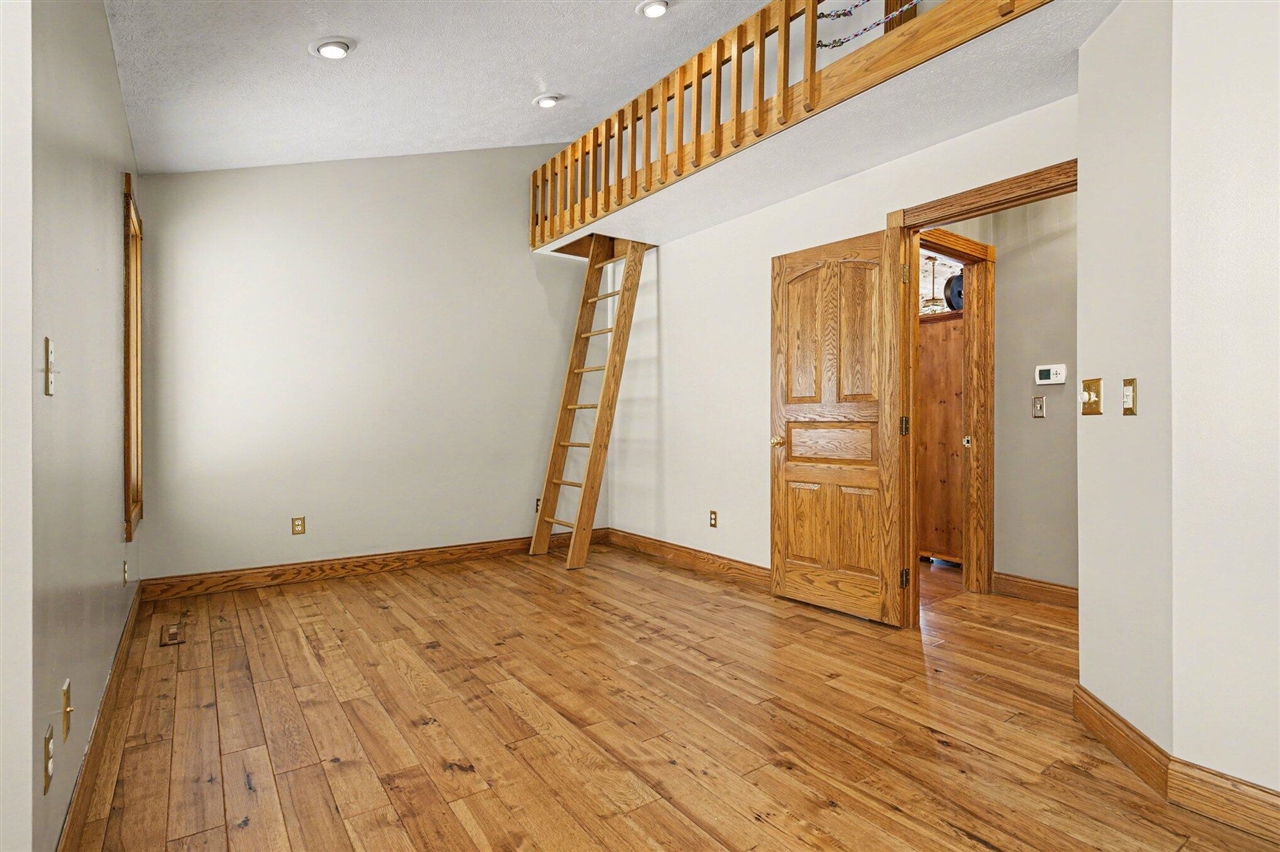 65650 Dailey Road, Edwardsburg, MI, 49112-9640