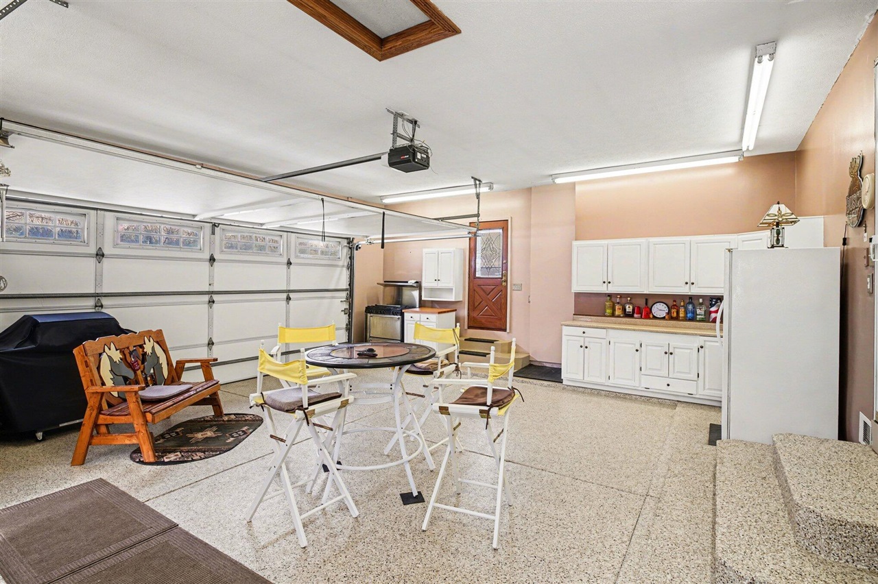 65650 Dailey Road, Edwardsburg, MI, 49112-9640