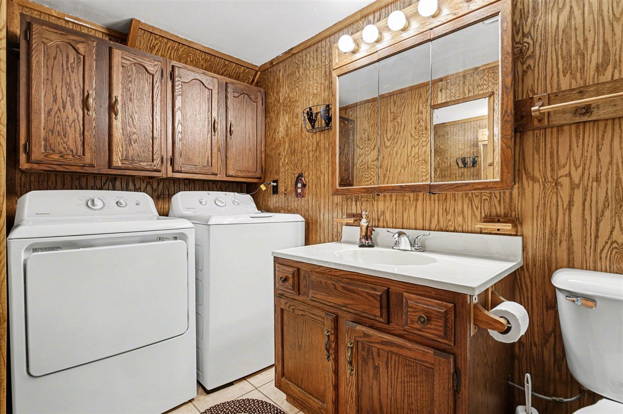 65650 Dailey Road, Edwardsburg, MI, 49112-9640