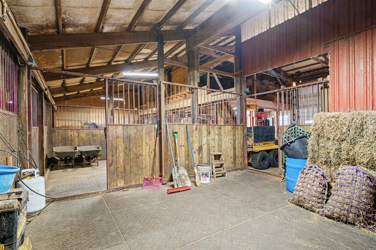 65650 Dailey Road, Edwardsburg, MI, 49112-9640