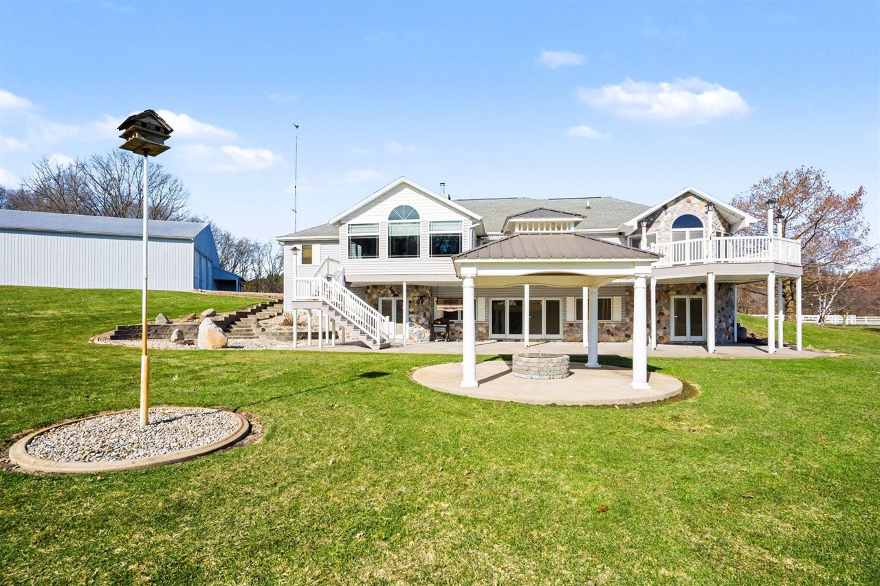 65650 Dailey Road, Edwardsburg, MI, 49112-9640