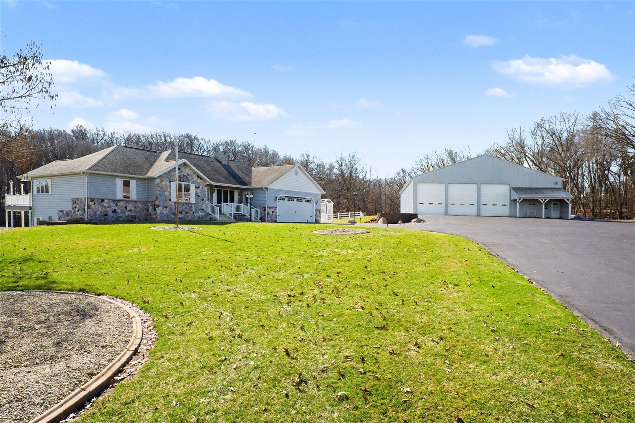 65650 Dailey Road, Edwardsburg, MI, 49112-9640