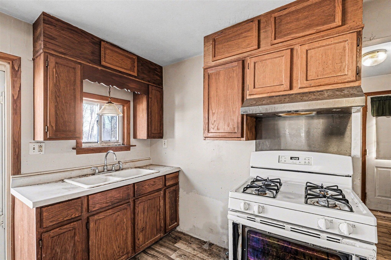 Homes for sale in Comstock Park, MI | 335 Dana St, Comstock Park, MI 49321 | MLS# 70517304