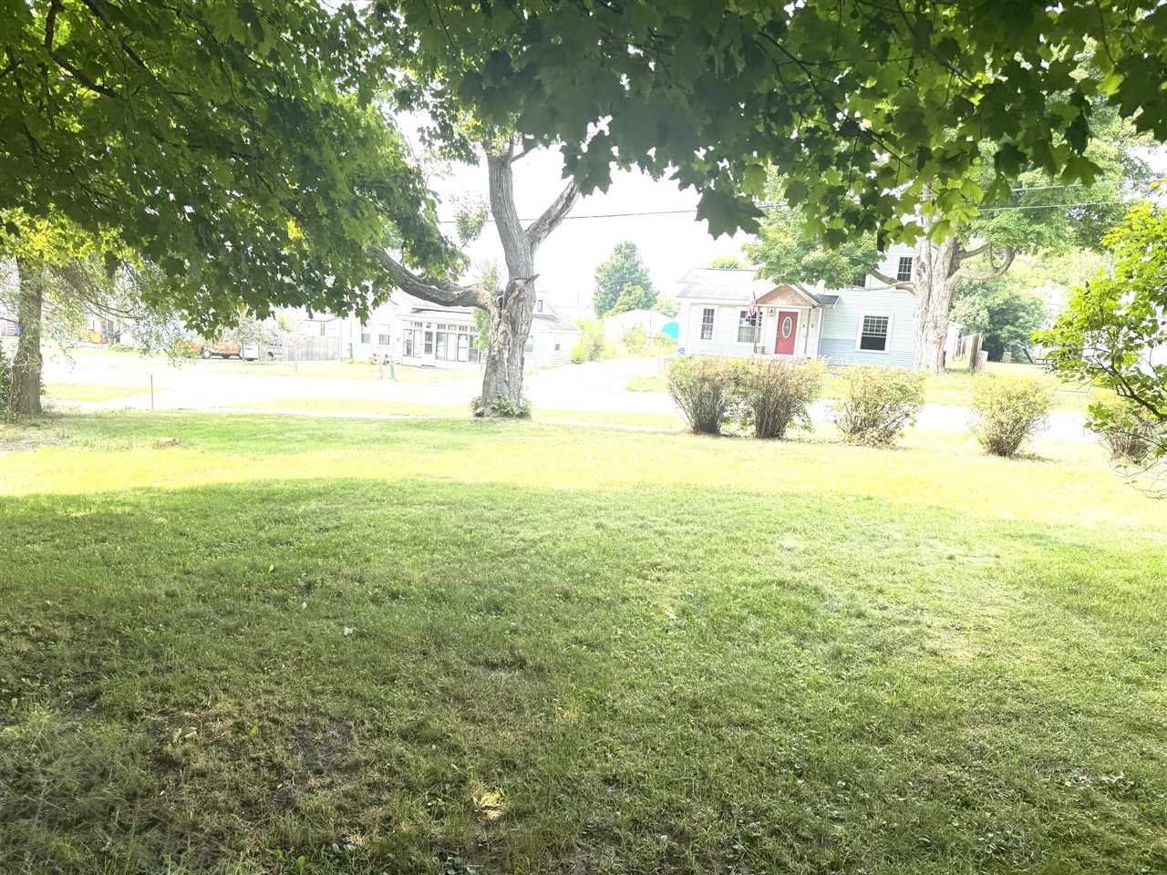 313 W 6th Street photo 22