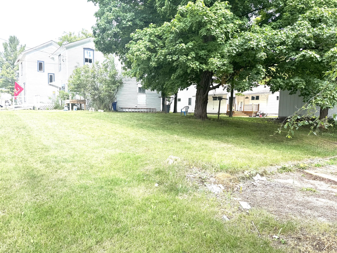 313 W 6th Street photo 29