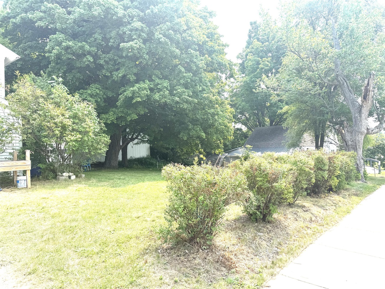 313 W 6th Street photo 32
