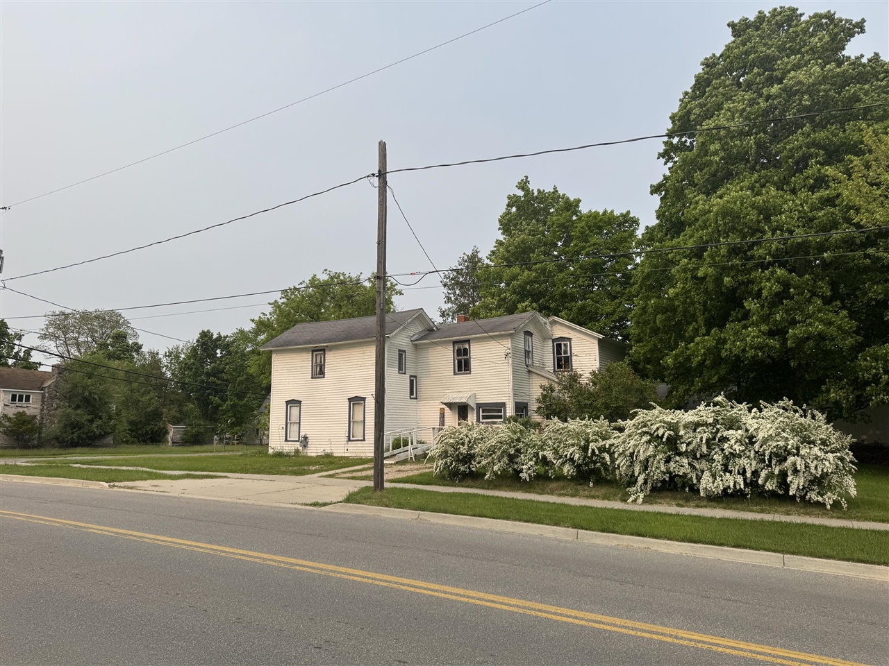 313 W 6th Street photo 34