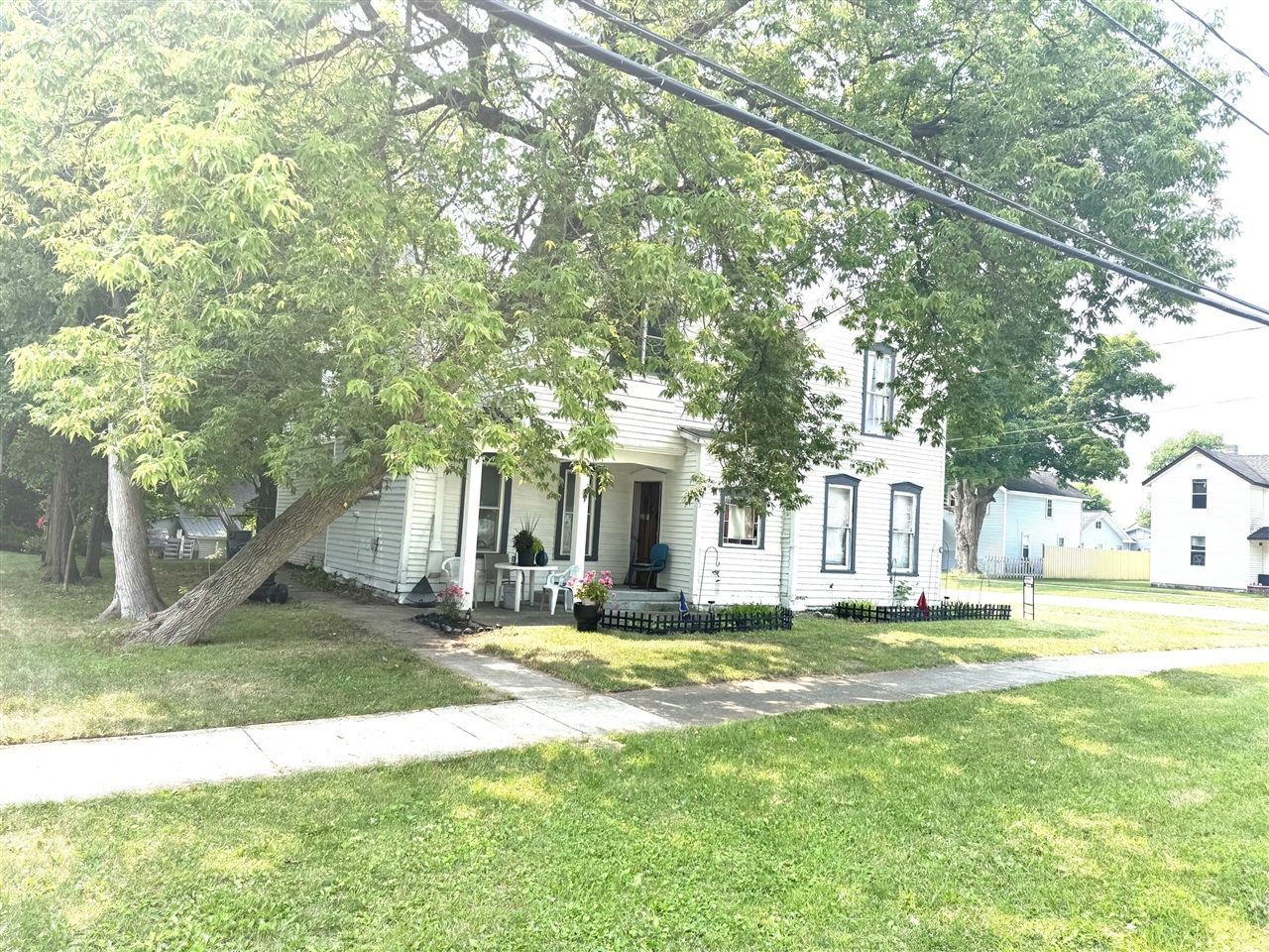 313 W 6th Street photo 7