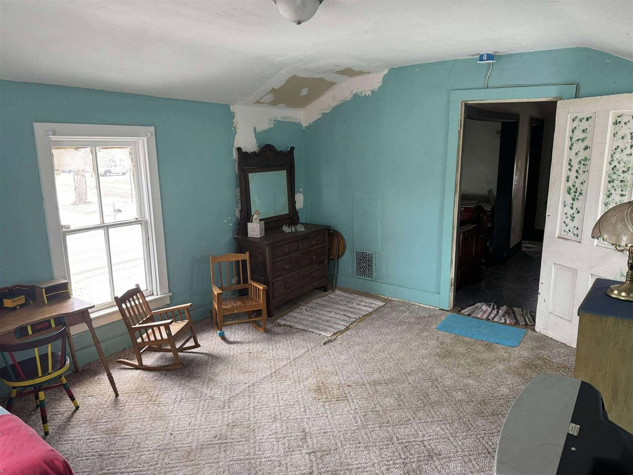 313 W 6th Street photo 83