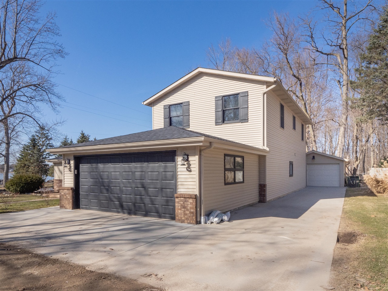 20070 Parkway Avenue, Three Rivers, MI, 49093-9041