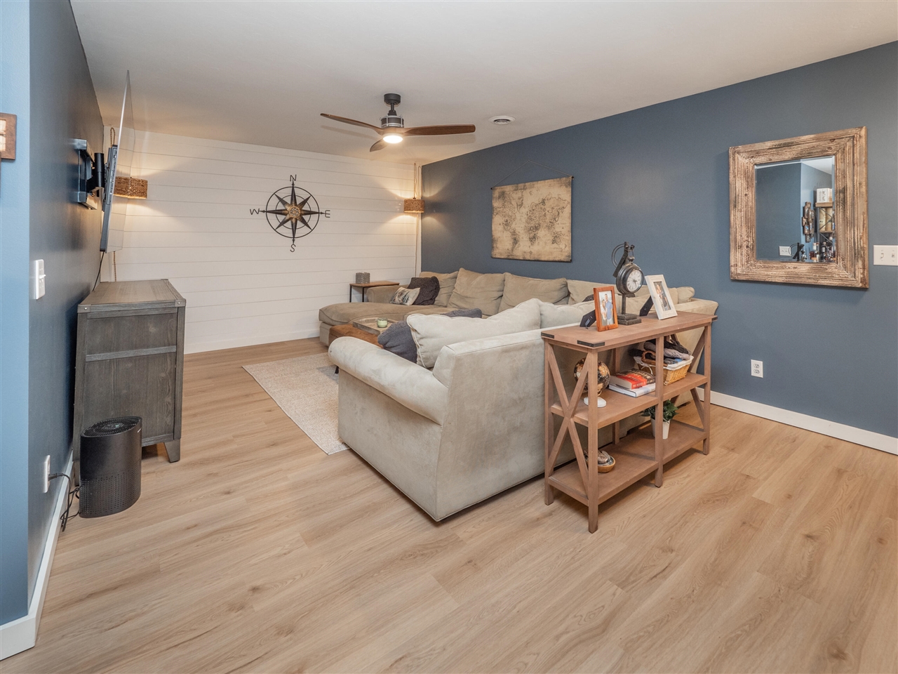 20070 Parkway Avenue, Three Rivers, MI, 49093-9041