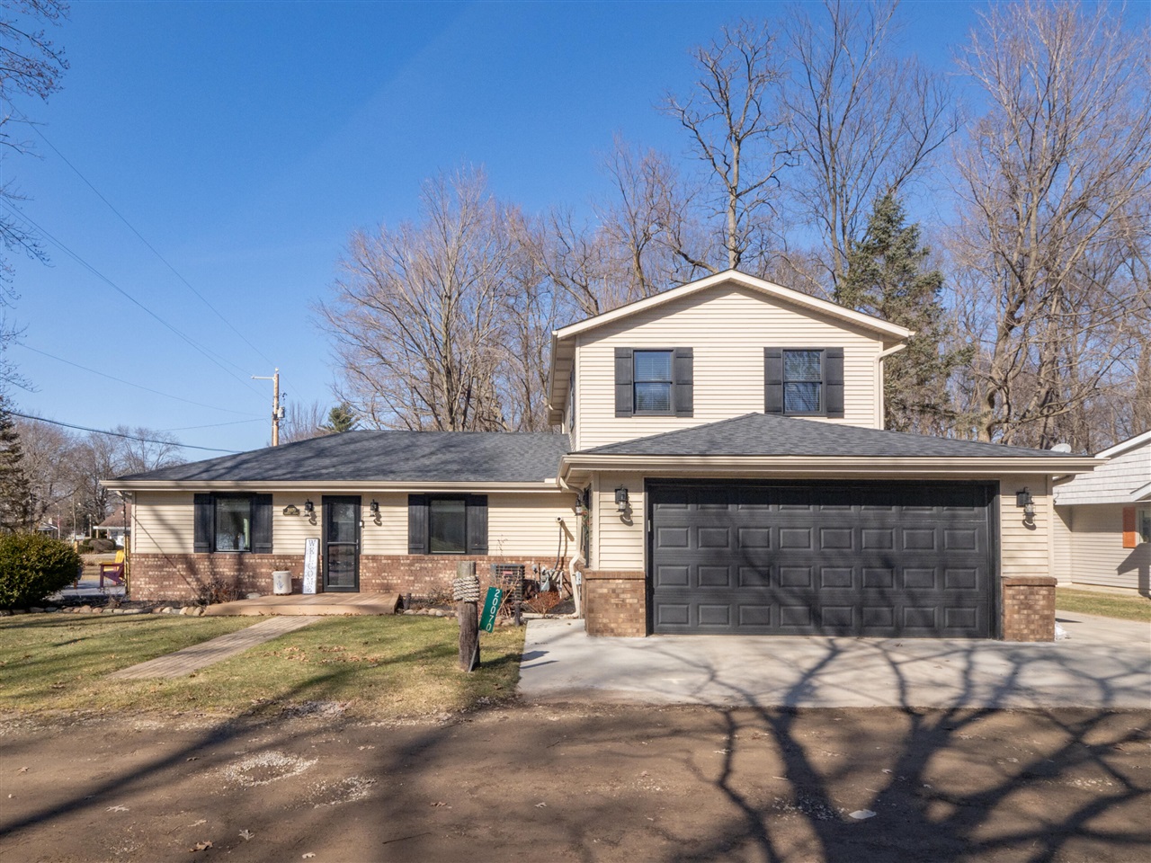 20070 Parkway Avenue, Three Rivers, MI, 49093-9041