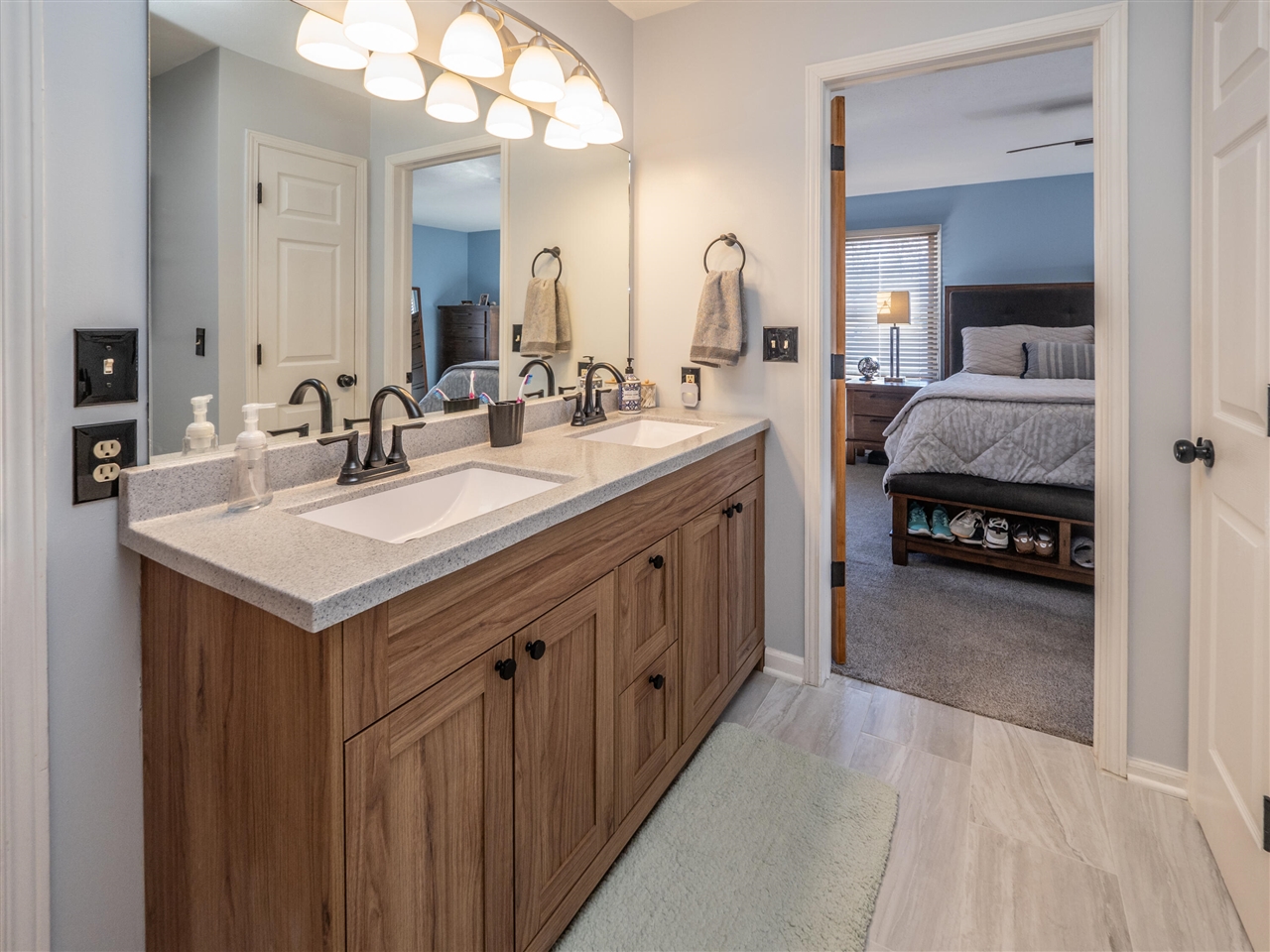 20070 Parkway Avenue, Three Rivers, MI, 49093-9041