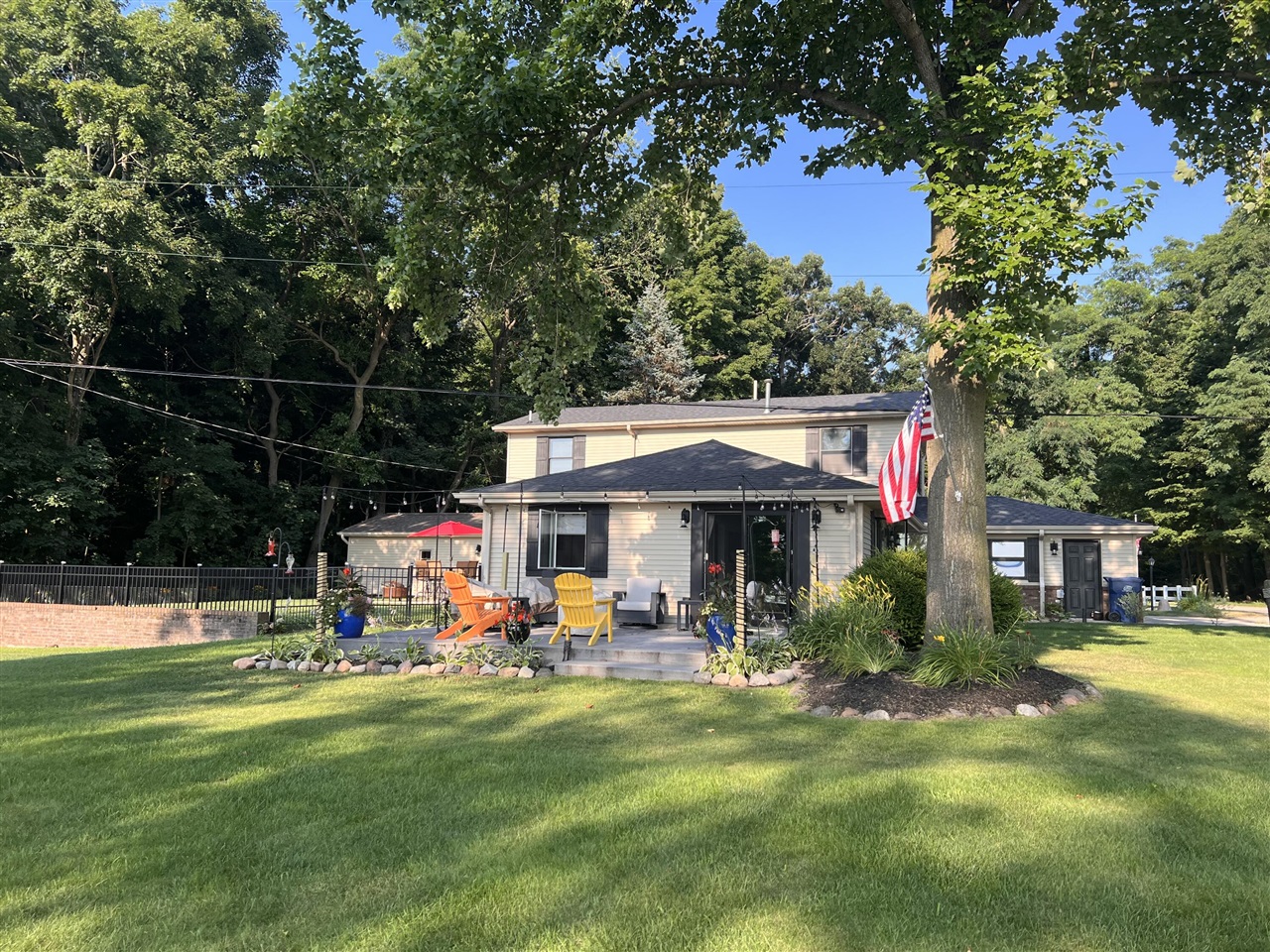 20070 Parkway Avenue, Three Rivers, MI, 49093-9041