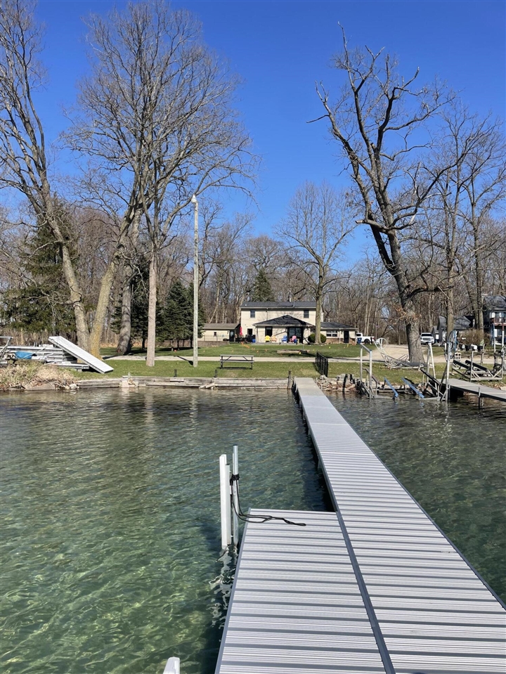 20070 Parkway Avenue, Three Rivers, MI, 49093-9041