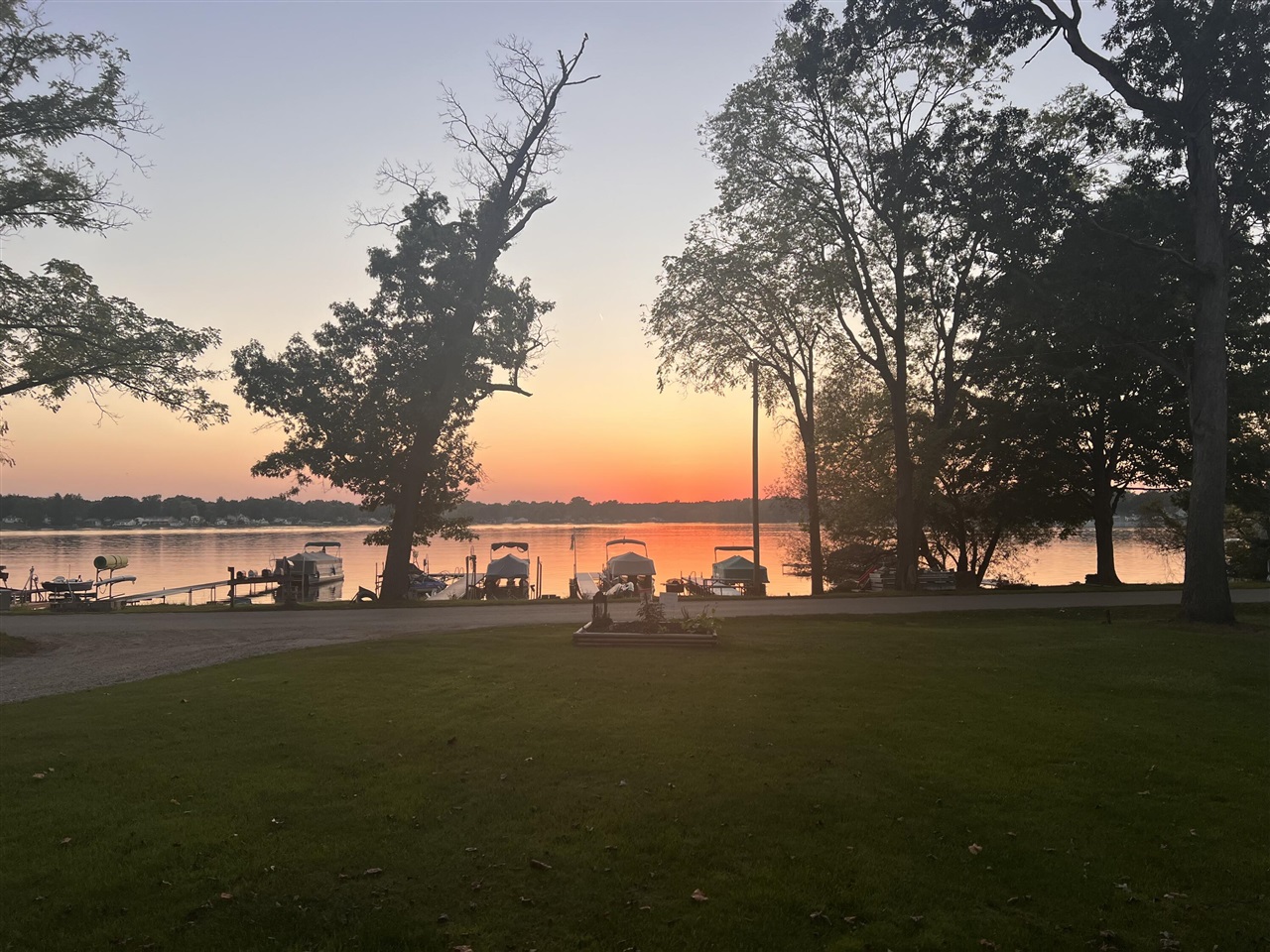 20070 Parkway Avenue, Three Rivers, MI, 49093-9041