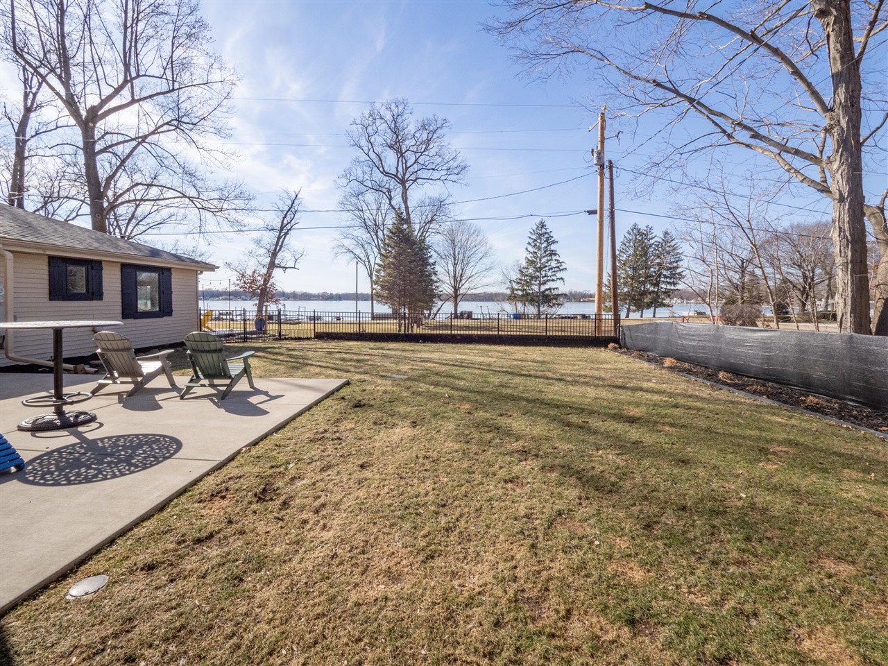 20070 Parkway Avenue, Three Rivers, MI, 49093-9041