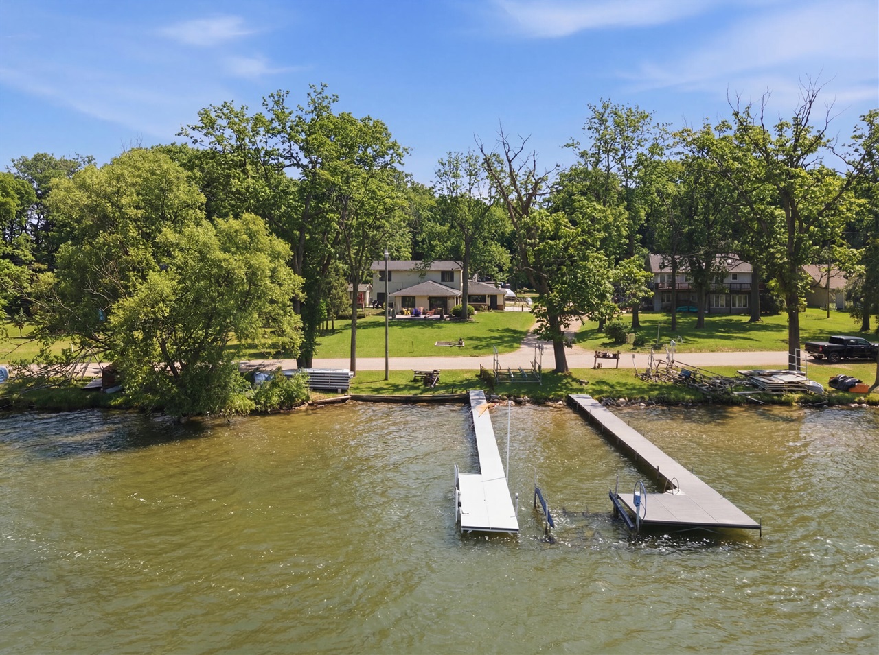 20070 Parkway Avenue, Three Rivers, MI, 49093-9041