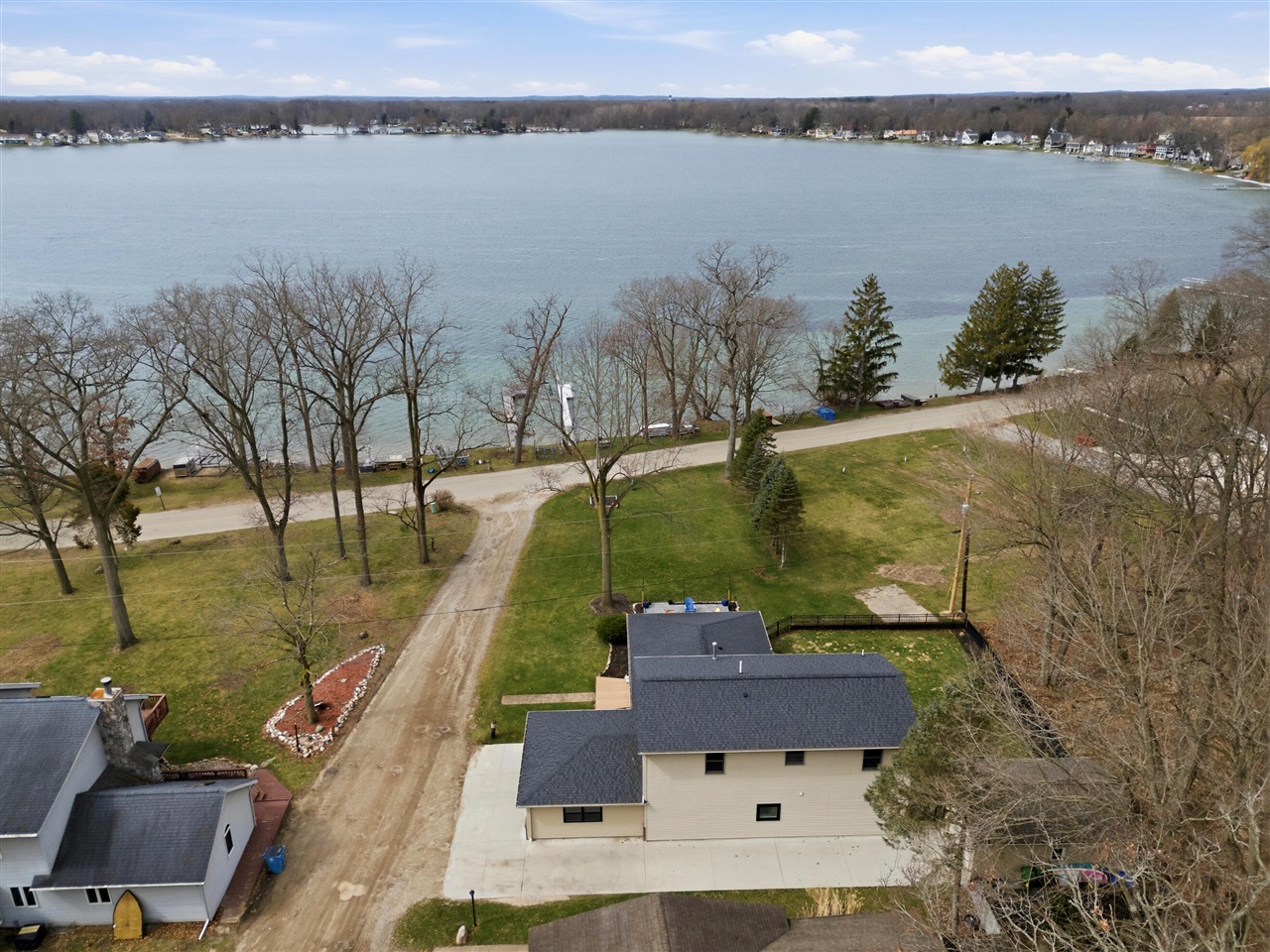 20070 Parkway Avenue, Three Rivers, MI, 49093-9041