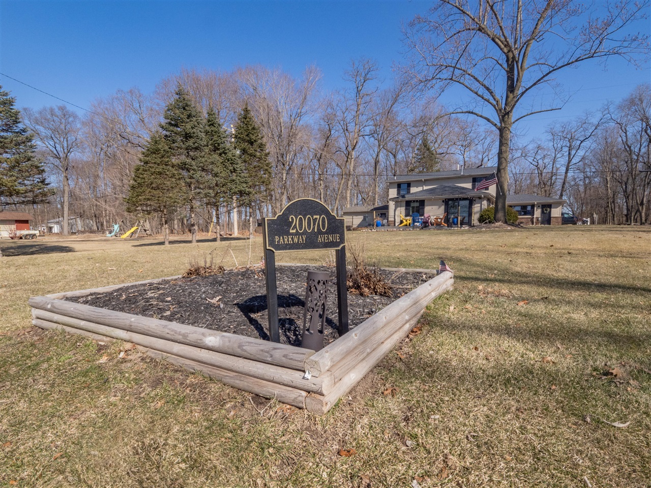 20070 Parkway Avenue, Three Rivers, MI, 49093-9041