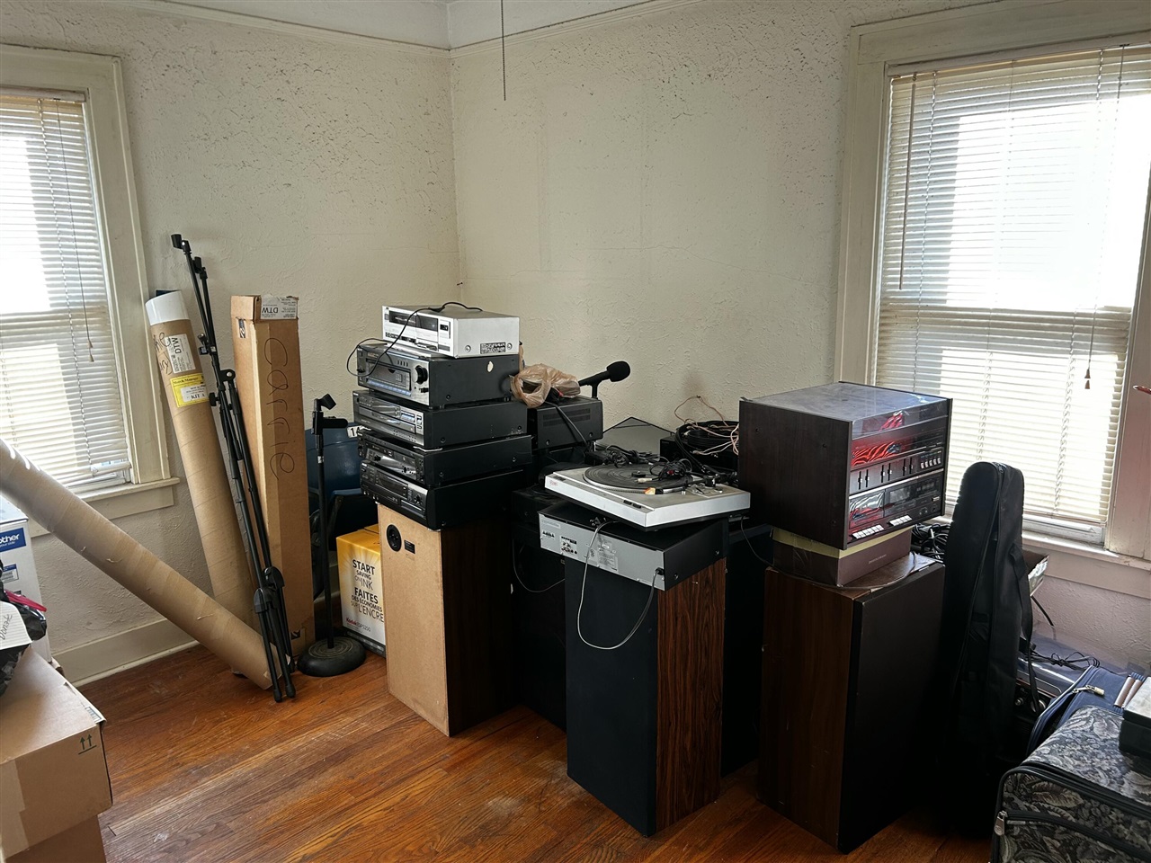 Homes for sale in Dearborn Heights, MI | 25115 Joy Rd, Dearborn Heights, MI 48127 | MLS# 70517371