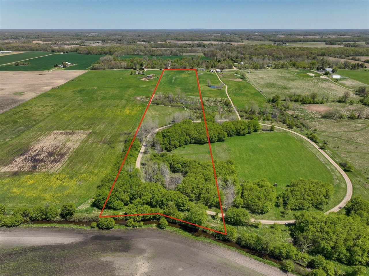 Homes for sale in Webberville, MI | 6025 N Herrington Rd, Webberville, MI 48892 | MLS# 70517384