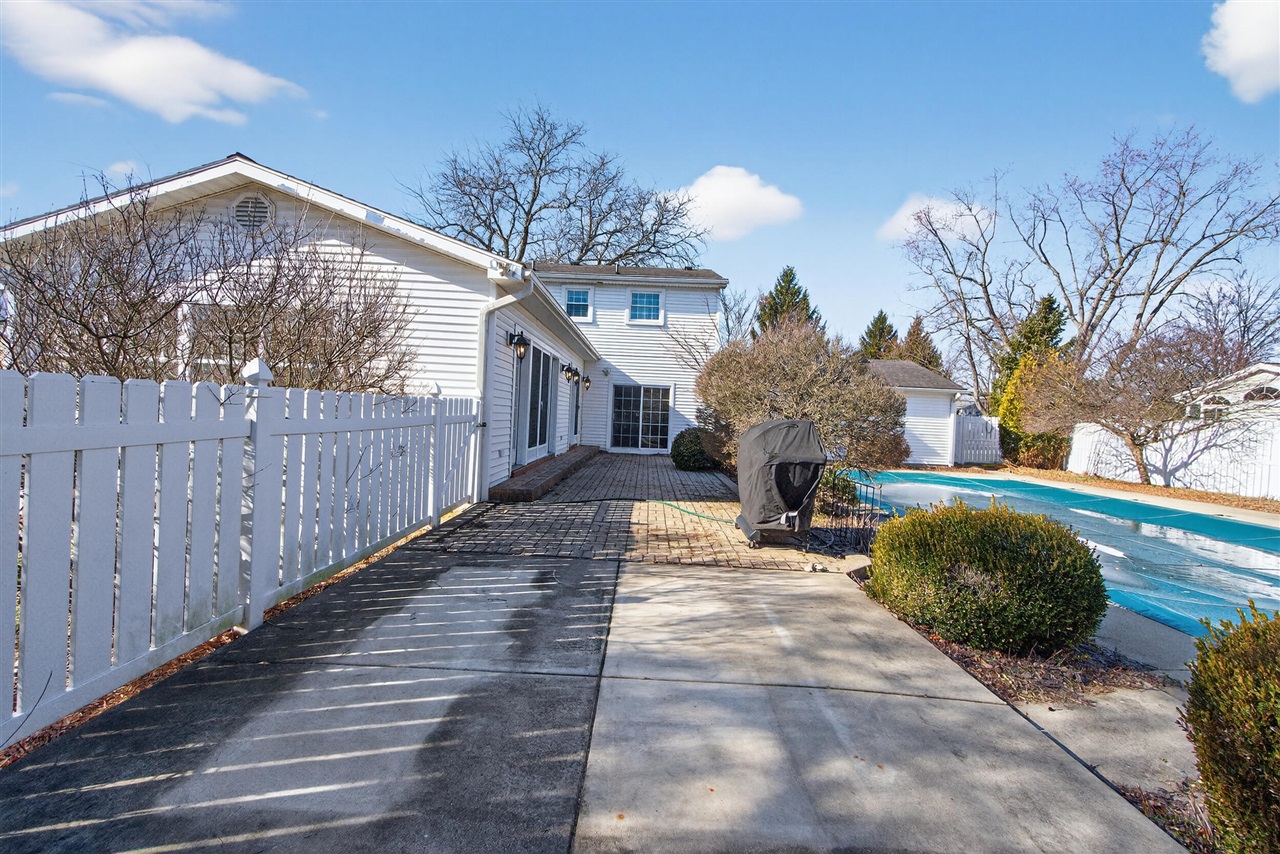 829 Thorntree Boulevard, Jackson, MI, 49203-2517