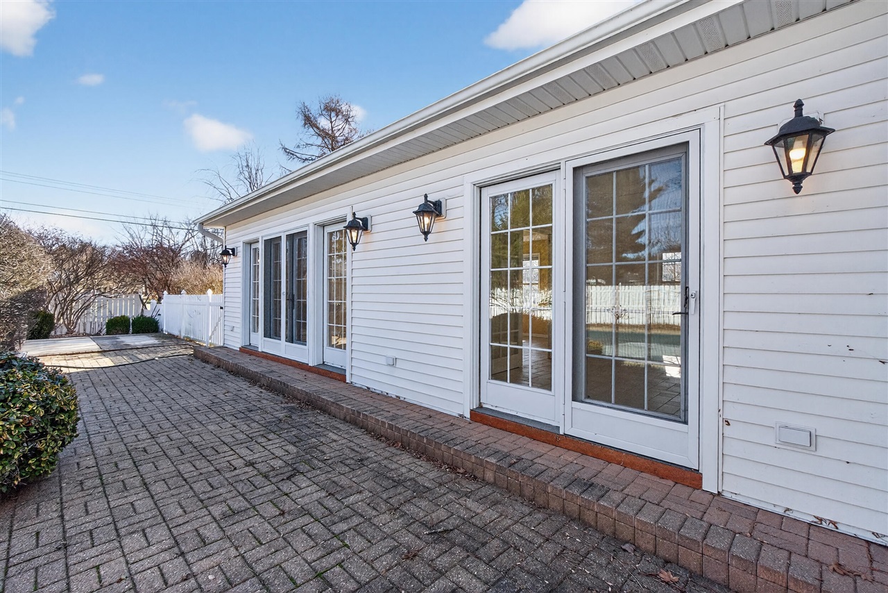 829 Thorntree Boulevard, Jackson, MI, 49203-2517