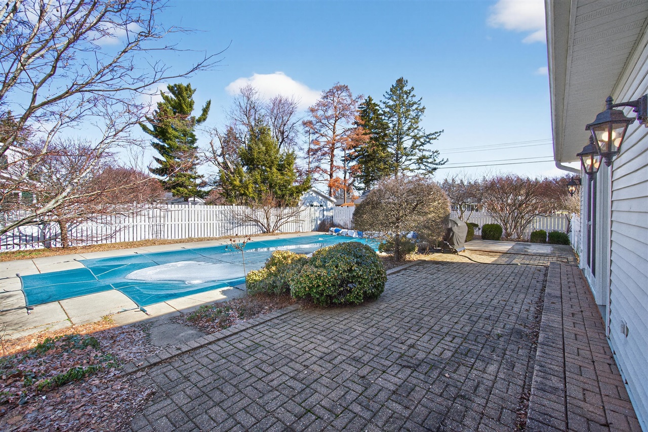 829 Thorntree Boulevard, Jackson, MI, 49203-2517