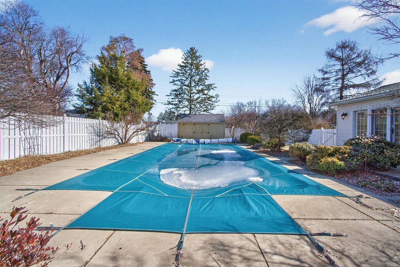 829 Thorntree Boulevard, Jackson, MI, 49203-2517
