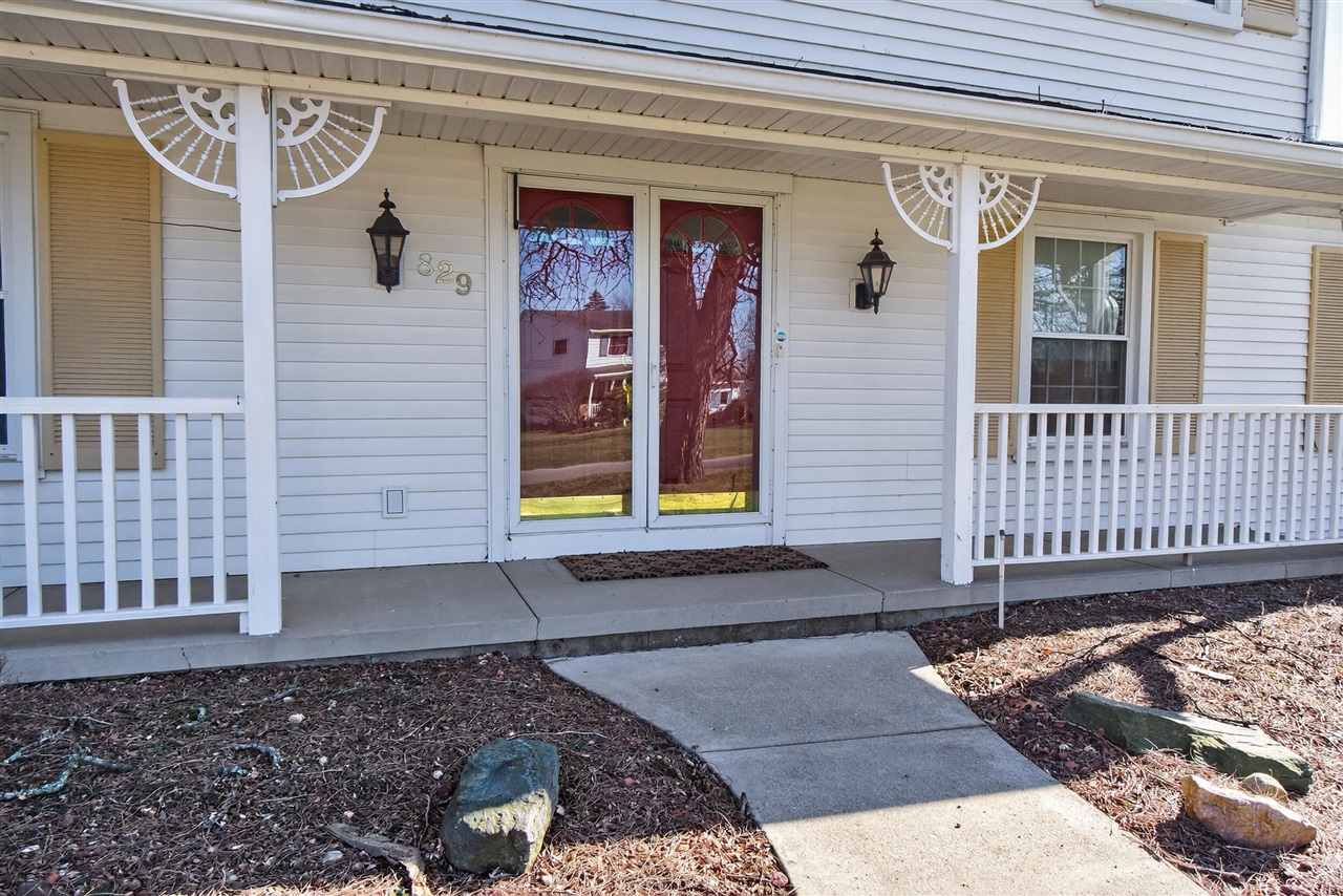 829 Thorntree Boulevard, Jackson, MI, 49203-2517