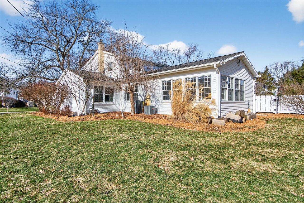 829 Thorntree Boulevard, Jackson, MI, 49203-2517
