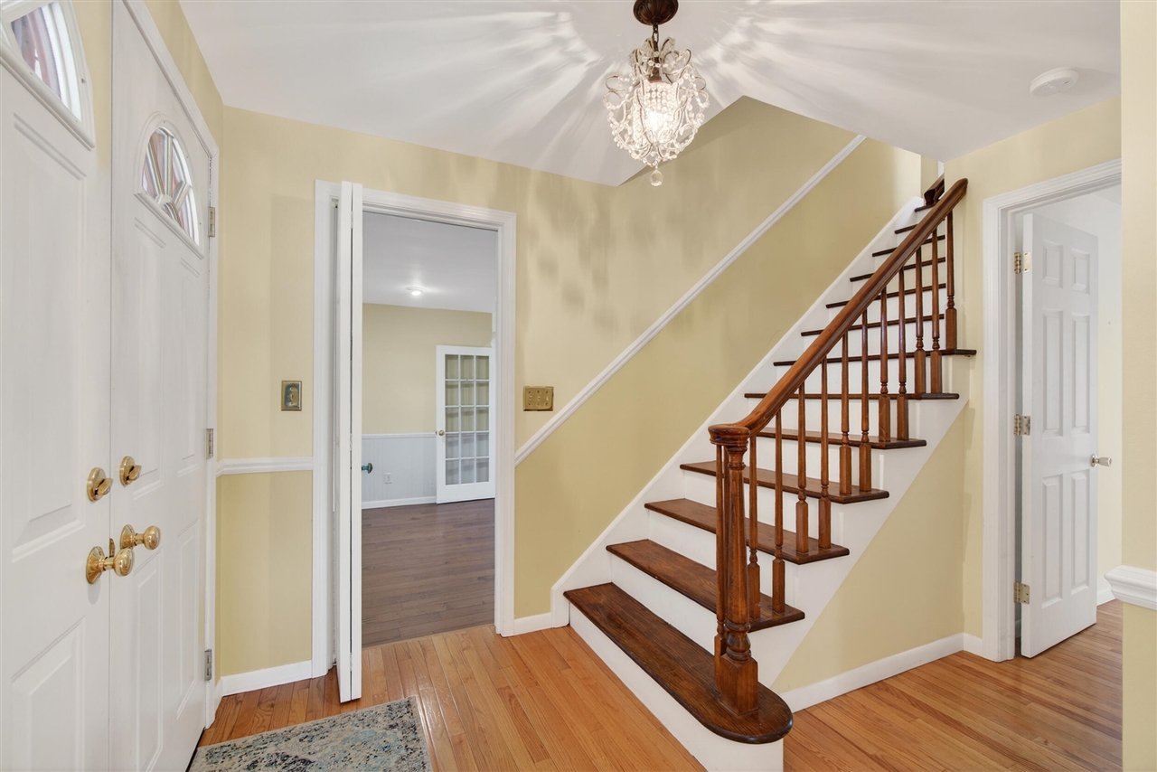 829 Thorntree Boulevard, Jackson, MI, 49203-2517