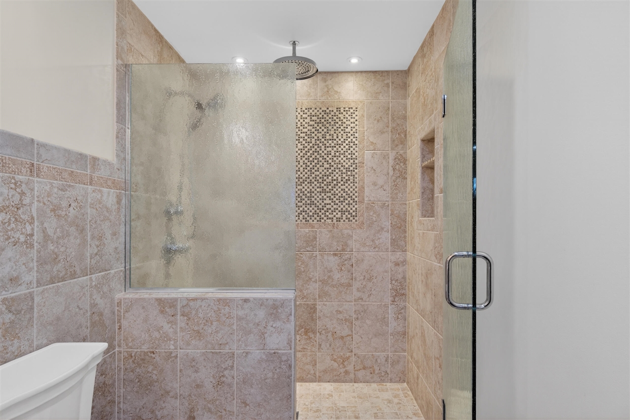 829 Thorntree Boulevard, Jackson, MI, 49203-2517