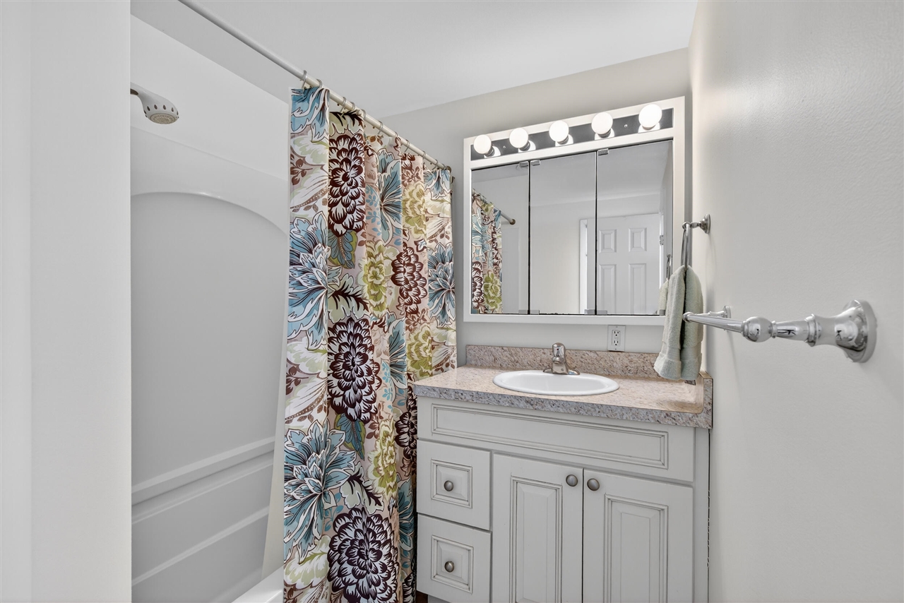 829 Thorntree Boulevard, Jackson, MI, 49203-2517